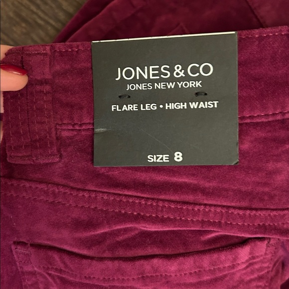 Jones New York JNY Women’s Velvet High Waist Flare Leg Pants NWT, Burgundy - Picture 2 of 2